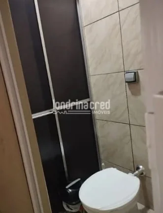 Imagem Casa no Jardim Planalto em Londrina com 2 quartos, sala em 2 ambientes, cozinha americana, escritório, churrasqueira e 5 vagas de garagem!