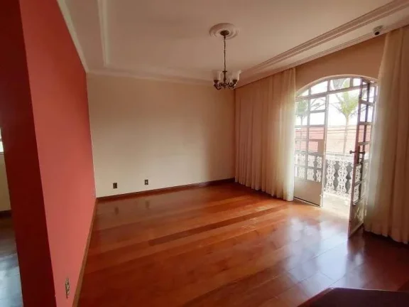 Imagem Casa Sofisticada com Espaços de Lazer