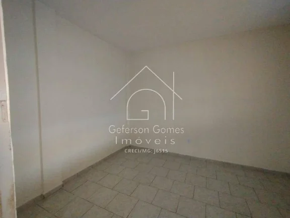 Imagem Casa à venda com 03 Quartos - Centro - Mantena - MG