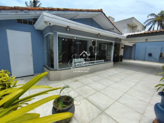 Imagem Imperdível: Casa à venda em Guarujá-SP, Guaiúba! Bem próxima ao Tombo com 3 quartos, 1 suíte, 2 salas, 6 vagas e 300m² de área.