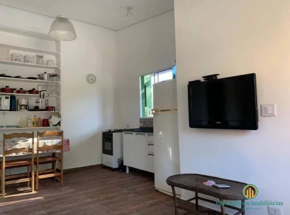 Imagem Chácara com lago e piscina 2 casas 2.700m2 de área a apenas 50km de SP