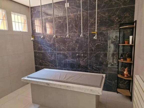 Imagem Casa Mista em Perdizes - 600M², 4 Dorms, 2 Vestiários, 7 Banheiros, 4 Vagas