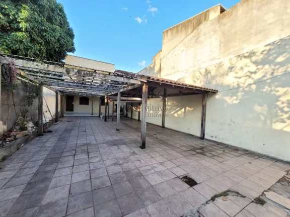 Imagem CASA COM 3 DORMITÓRIOS, 200 M² - VENDA POR R$ 700.000,00 OU ALUGUEL POR R$ 2.300,00/MÊS - IMBETIBA - MACAÉ/RJ