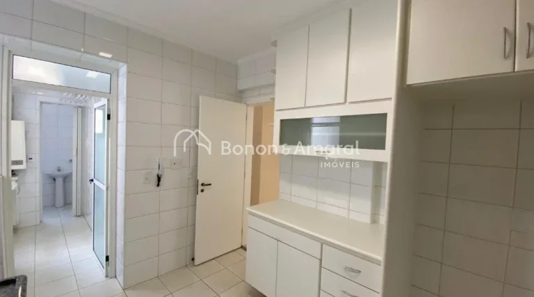 Imagem Apartamento à venda no Cambuí, com sol da manhã e fino acabamento. Possui dois dormitórios com a...