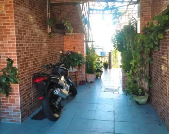 Imagem Sobrado com 2 dormitórios à venda, 366 m² por R$ 2.280.000,00 - Vila Jundiaí - Mogi das Cruzes/SP