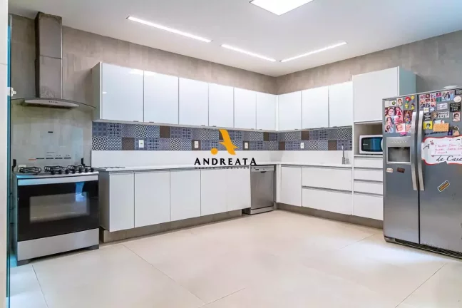 Imagem Apresentamos este triplex de 595m² no Humaitá