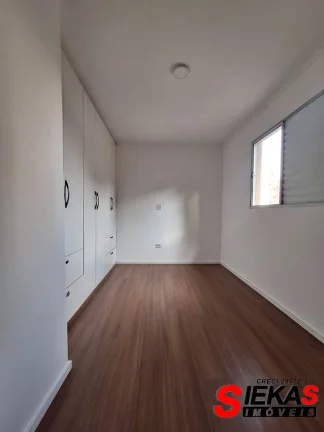 Imagem Casa para locação em São Paulo-SP, bairro Carrão: 2 quartos, 2 suítes, 1 sala, 3 banheiros, 1 vaga de garagem, 65m² de área.