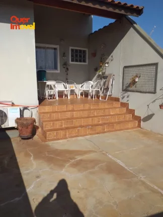 Imagem Casa para locação no Parque dos Lagos em Ribeirão Preto-SP: 3 quartos, 1 suíte, 2 salas, 3 banheiros, 1 vaga, 354m² de área.
