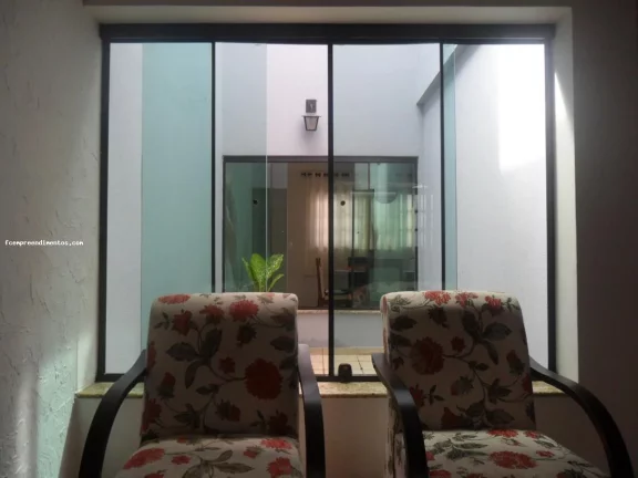 Imagem Casa para Venda em Limeira, Jardim Canaã, 4 dormitórios, 1 suíte, 1 banheiro, 3 vagas