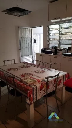 Imagem Linda casa com 260 metros, a poucos minutos da estação do metro São Joaquim com excelente CUSTO X BENEFICIO !!!