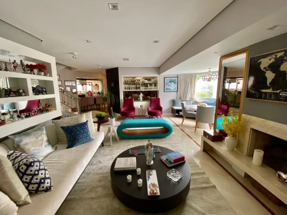 Imagem Cobertura 248 M², 3Q, 3 suítes, 4 banheiros, 3 vagas, sauna, piscina, churrasqueira, adega, gazebo, gerador, closet, lareira.