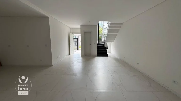 Imagem Sobrado triplex com 160 m², terraço com churrasqueira, 3 quartos (1 suíte), à venda por R$ 1.290.000 - São Lourenço - Curitiba/PR