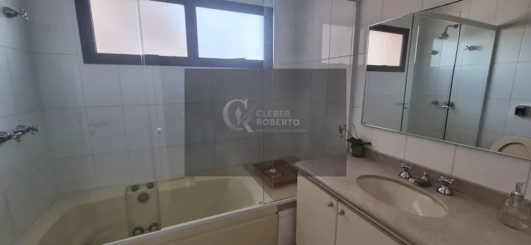 Imagem Apartamento com 4 Quartos e 6 banheiros à Venda, 318 m² por R$ 750.000
