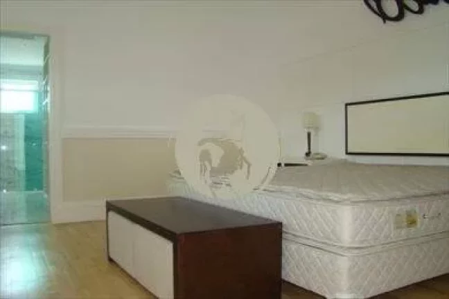 Imagem LINDA CASA EM CONDOMINIO FECHADO EM ALPHAVILLE A VENDA!