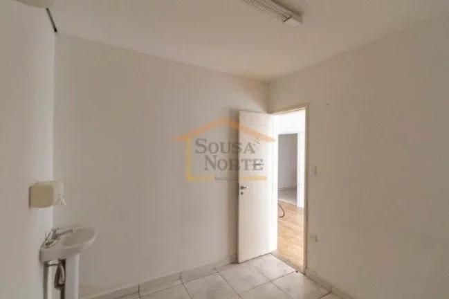 Imagem Ponto comercial com aproximadamente 516 m², composto por diversos ambientes e banheiros, possibilit...