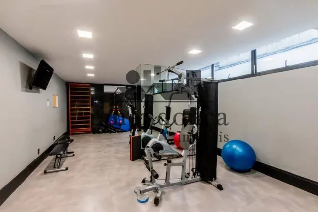Imagem Apartamento com 155m² na Rua Baronesa de Itu, pronto para morar!