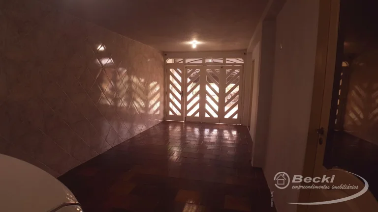 Imagem Sobrado Espaçoso no Petrópolis – Joinville/SC