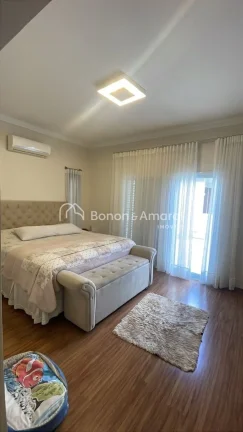 Imagem Esta casa impecável no Condomínio Fiorella em Valinhos oferece um ambiente extremamente arejado e ...