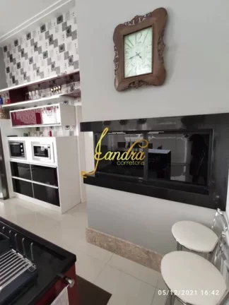 Imagem Excelente Casa no Condomínio Capão Ilhas! Estilo Contemporânea, mobiliada e decorada, composta por 03 suítes