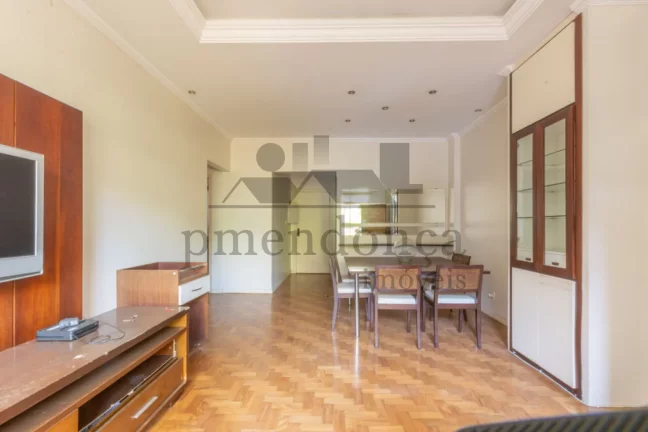 Imagem Apartamento em prédio charmoso dos anos 50 em Higienópolis, 118m²