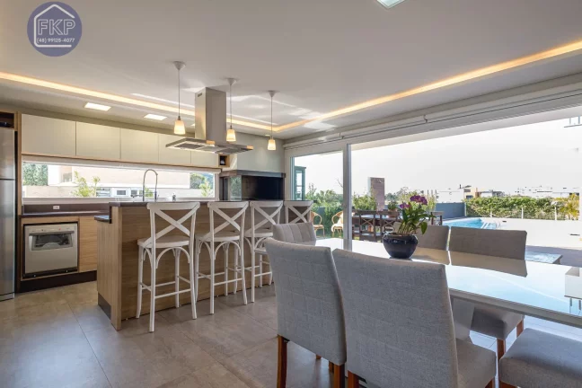 Imagem Casa Alto Padrão 4 dormitórios!