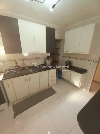Imagem Este apartamento foi totalmente reformado e oferece um ambiente muito bem iluminado e arejado. Local...