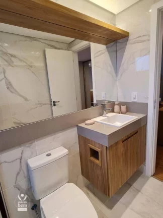 Imagem Apartamento com 2 quartos (1 suíte), 2 vagas de garagem, sacada com churrasqueira à venda por R$ 758.000 - Água Verde - Curitiba/PR
