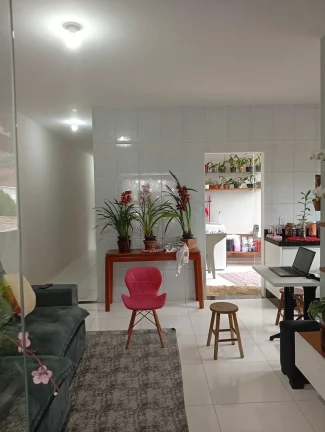 Imagem Casa com 2 dormitórios sendo 1 suíte e 1 vaga de garagem - Bairro Limeira Baixa – Brusque/SC