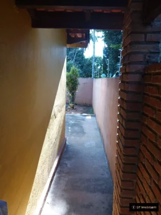 Imagem Casa de Campo em Atibaia/SP com Pé na Água p/ Financiamento - R$580.000!