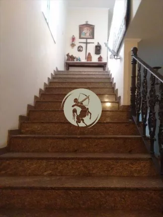 Imagem Sobrado a venda em bairro nobre em Santos