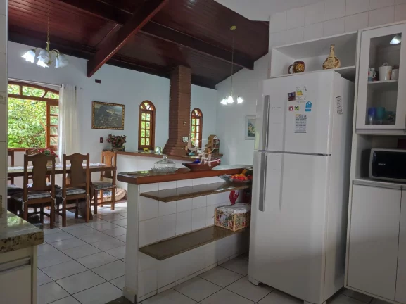 Imagem Excelente Casa Térrea com Área Gramada!