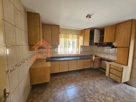 Imagem Sobrado com 3 Quartos para alugar, 179m² - Campo Grande