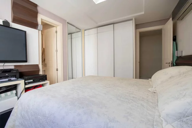 Imagem Apartamento diferenciado com 4 suítes e 5 vagas de garagem no Centro de Balneário Camboriú/SC