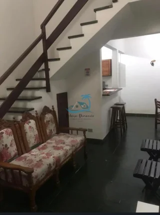 Imagem Sobrado com 4 dormitórios sendo 3 suítes e 1 banheiro social a venda no Itaguá em Ubatuba.