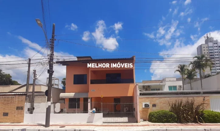Imagem Casa Semi-Mobiliada com 03 suítes sendo 01 máster, localizado em Balneário Camboriú - SC