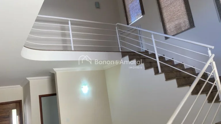 Imagem Um lar pensado para viver bem!

Essa casa no Condomínio Portal do Jequitibá encanta pelo acabament...