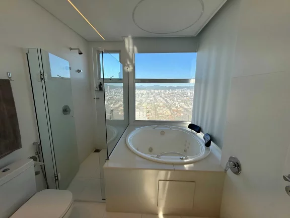 Imagem Apartamento 3 suítes e 3 vagas de garagem no Centro de Balneário Camboriú/SC