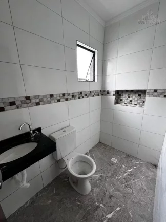 Imagem CASA COM 2 QUARTOS E PISCINA LINDO ACABAMENTO EM ITANHAÉM!