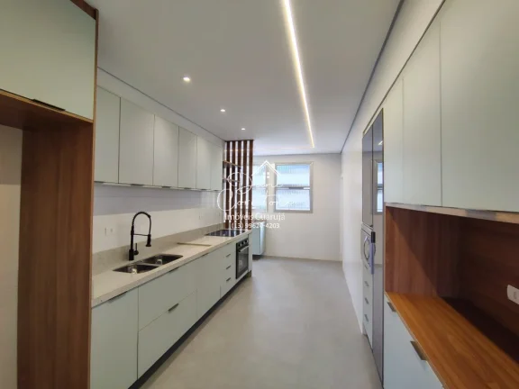 Imagem Venda de Apartamento de Luxo reformado na Vila Luis Antônio, Guarujá-SP: 3 Quartos, 1 Suíte, 2 Salas, 3 Banheiros, 1 Vaga de Garagem - 150,25 m².