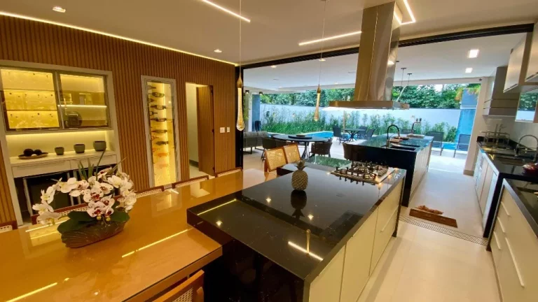 Imagem Casa de luxo à venda na Riviera de Bertioga-SP: 7 quartos, 7 suítes, 8 banheiros, 4 vagas de garagem!