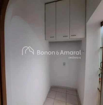 Imagem Esta casa no Jardim Chapadão é perfeita para você e sua família! Com 3 quartos (incluindo 1 suí...