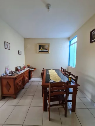 Imagem CASA EM DOIS PAVIMENTOS NA ÁREA CENTRAL DE PILAR DO SUL- SP