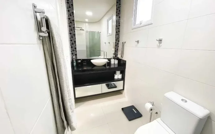 Imagem Apartamento mobiliado com 2 suítes e 2 vagas de garagem na Praia Brava em Itajaí