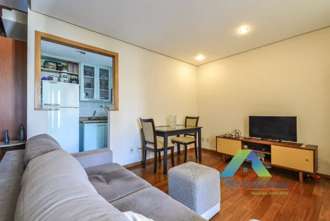 Imagem Lindo apartamento de alto padrão com 66m² em localização privilegiada na área nobre de Moema com 2 vagas de garagem.