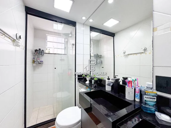 Imagem Apartamento com 2 dormitórios à venda, 49 m² por R$ 275.000,00 - Pimenteiras - Teresópolis/RJ