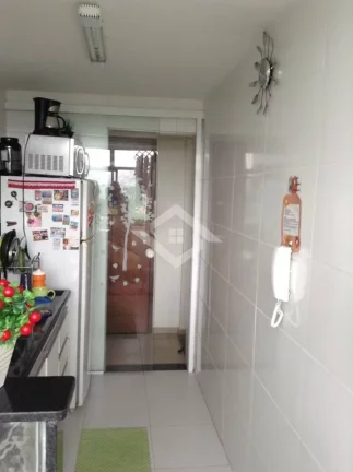Imagem  Excelente apartamento totalmente reformado - Campo Grande