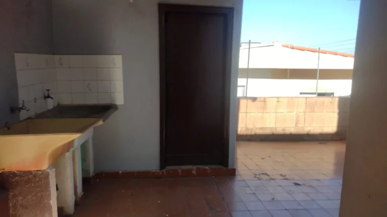 Imagem CASA TERREA COM EDICULA E TARRAÇO RENDA EXTRA