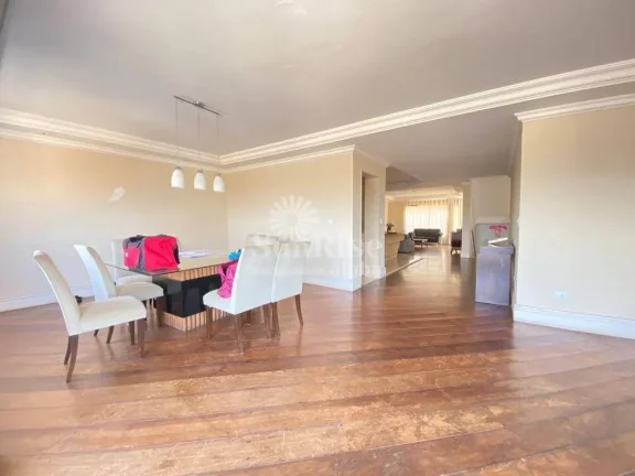 Imagem Casa em condomínio com 695 m² de área construída e 420 m² de terreno, 4 suítes, com garagem para 5 veículos,Alphaville 10-SP