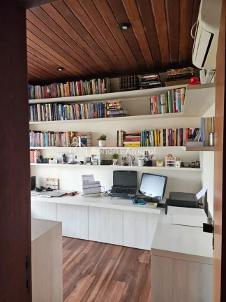 Imagem Casa disponível para venda no bairro Cidade Universitária, localizado em Campinas/SP. O imóvel po...