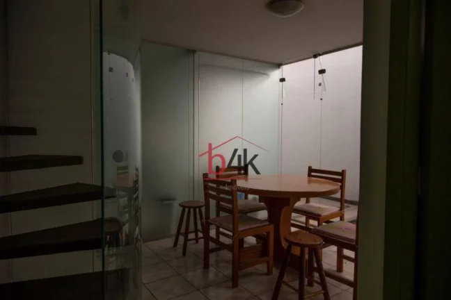 Imagem Casa para locação e/ou venda em Moema. 200m², 4 quartos, 4 banheiros e 3 pavimentos. na rua Maturi, 55.
